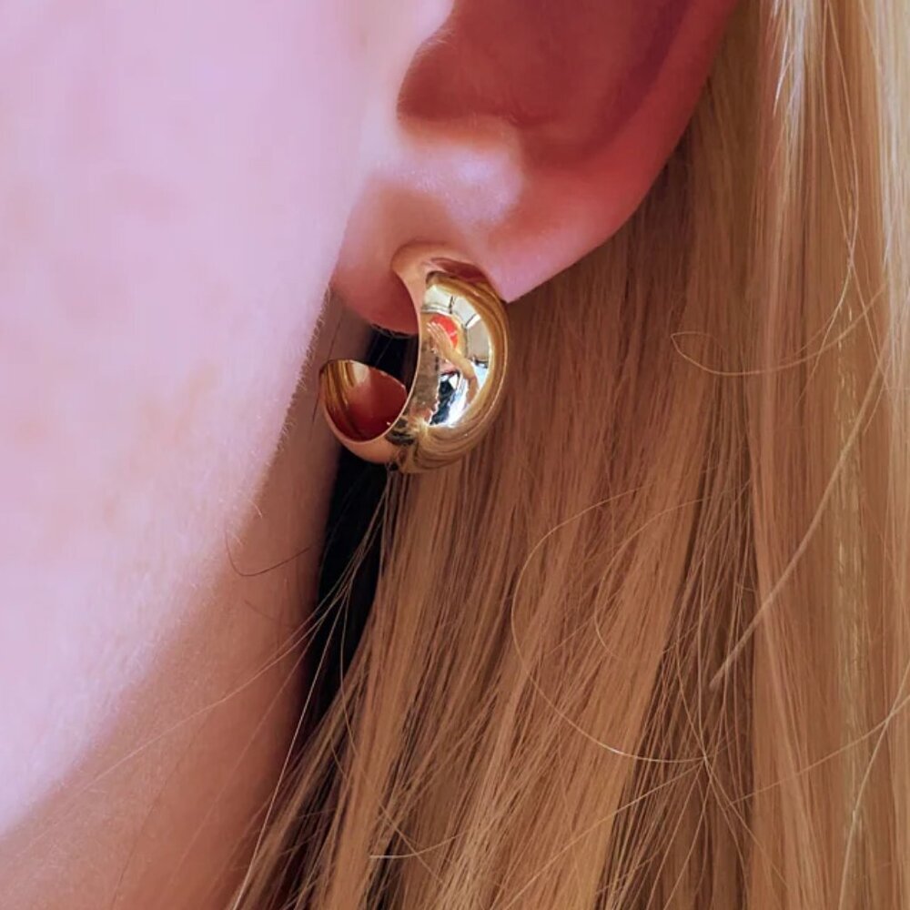 18K Gold Filled Small Rounded C-Hoop - Picture 2 of 2